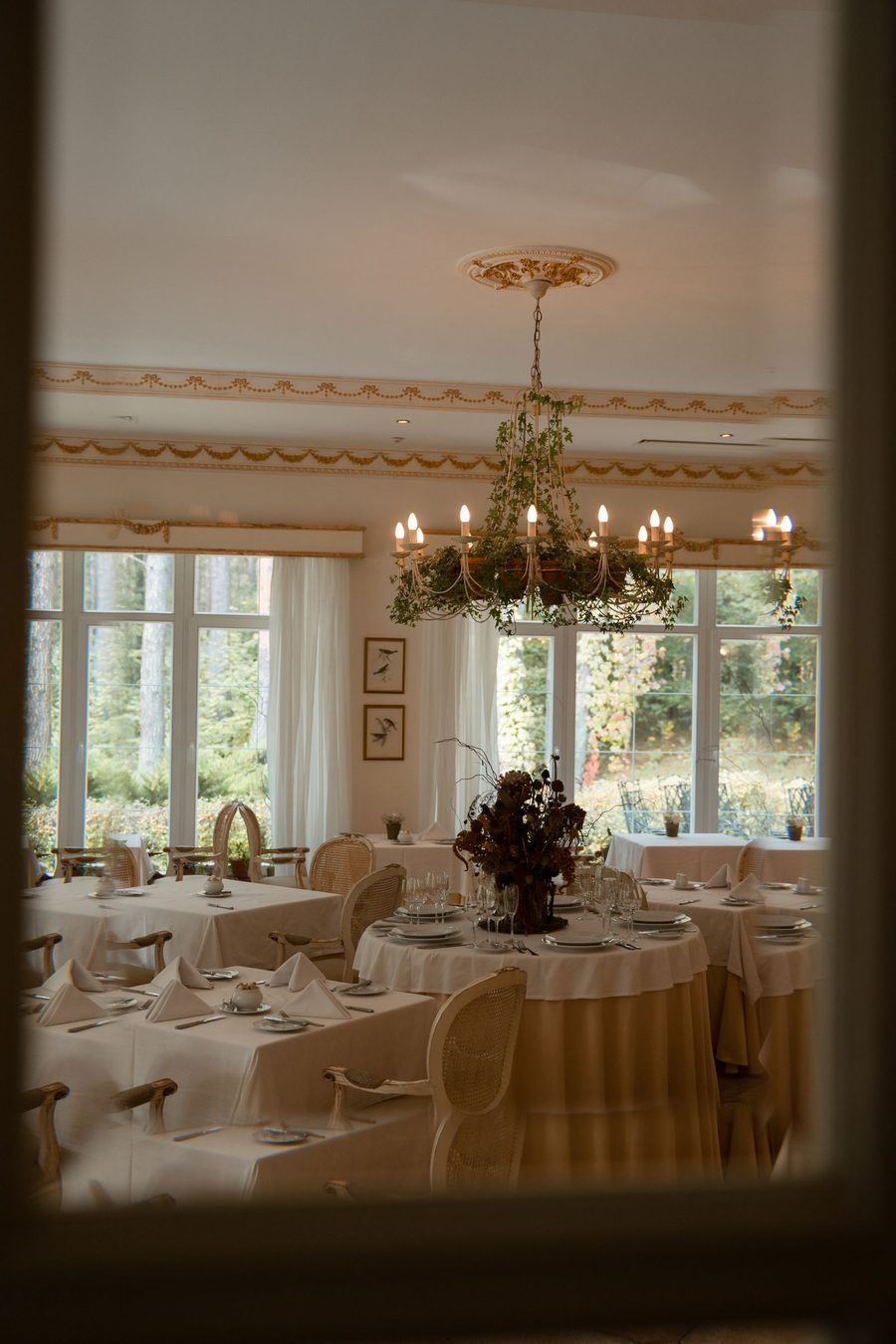 elegant hotel restaurant dining room for reservations
